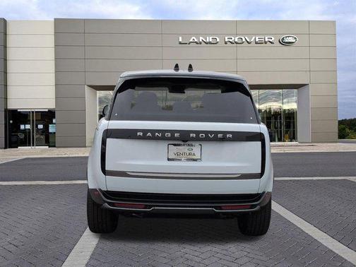 Fuji White 2026 Land Rover Range Rover P530 SE