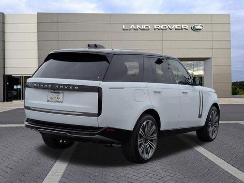 Fuji White 2026 Land Rover Range Rover P530 SE