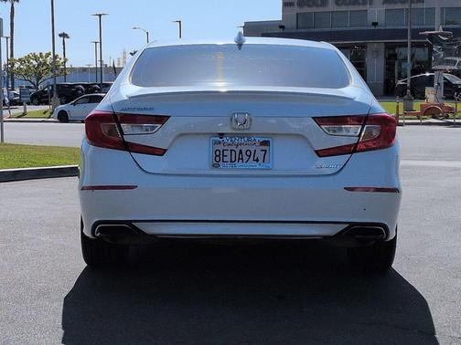 Platinum White Pearl 2018 Honda Accord Sport