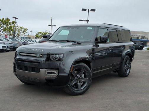 2025 Land Rover Defender 130 P400 X-Dynamic SE