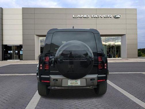 2025 Land Rover Defender 110 P400 X-Dynamic SE