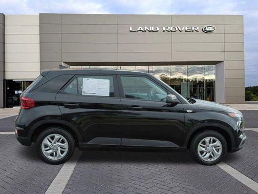 2022 Hyundai VENUE SE
