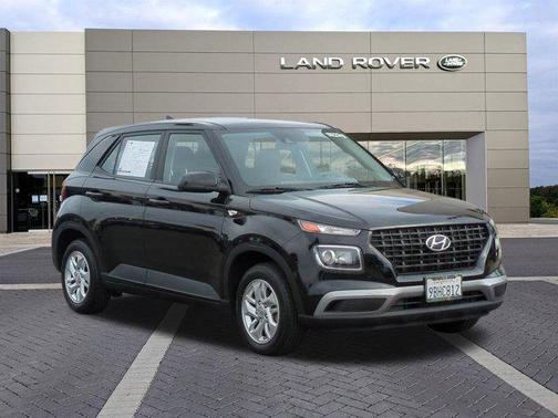 2022 Hyundai VENUE SE