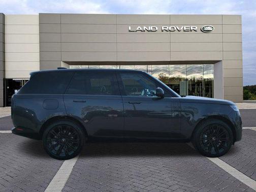 2025 Land Rover Range Rover P400 SE