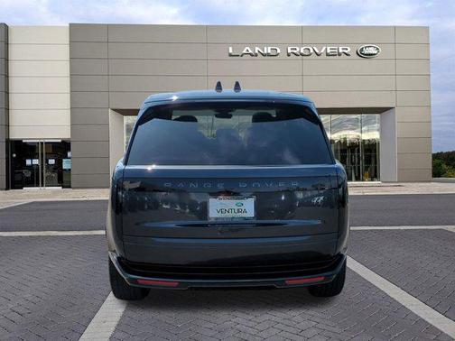 2025 Land Rover Range Rover P400 SE