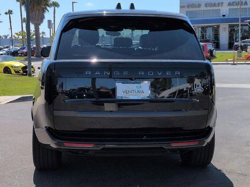 Santorini Black Metallic 2023 Land Rover Range Rover P530 SE