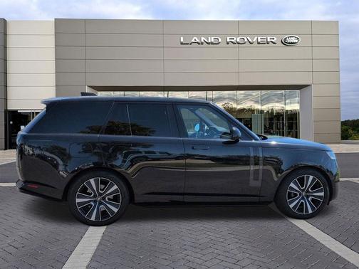 Santorini Black Metallic 2023 Land Rover Range Rover P530 SE