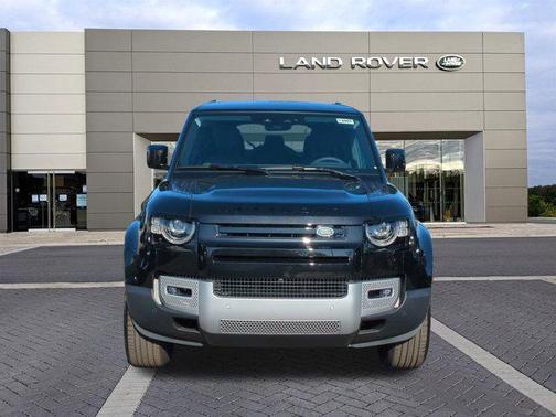 2025 Land Rover Defender 110 P400 S