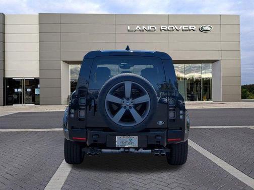 2023 Land Rover Defender 110 V8