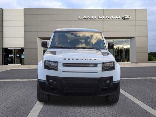 2025 Land Rover Defender 110 P400 X-Dynamic SE