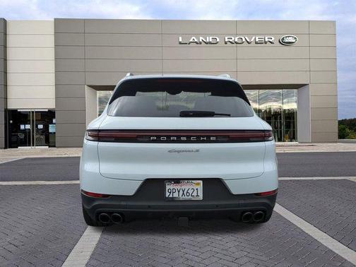 2024 Porsche Cayenne E-Hybrid S
