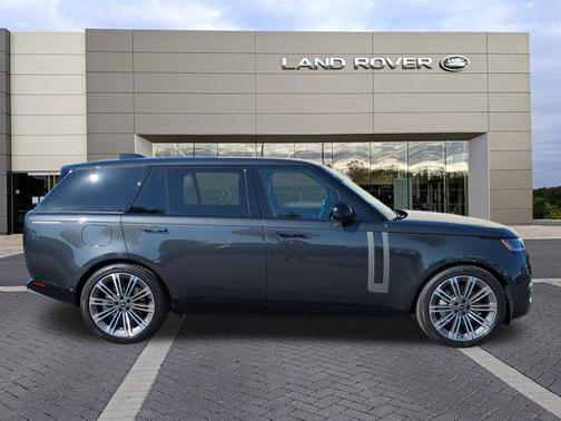 2025 Land Rover Range Rover P530 SE 7 Seat