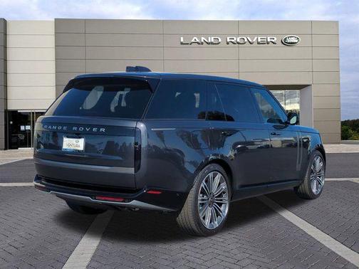 2025 Land Rover Range Rover P530 SE 7 Seat