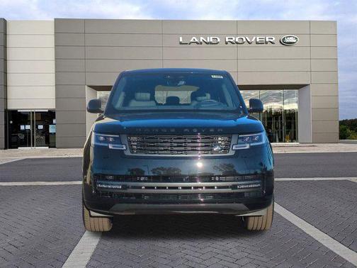 2026 Land Rover Range Rover P530 SE