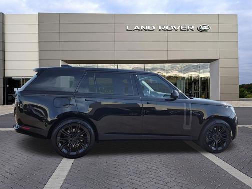 SANTORINI BLACK 2026 Land Rover Range Rover P530 Autobiography