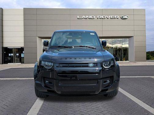 2025 Land Rover Defender 110 V8