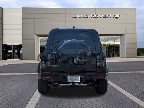 2025 Land Rover Defender 110 V8