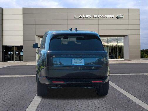 2025 Land Rover Range Rover P400 SE 7 Seat