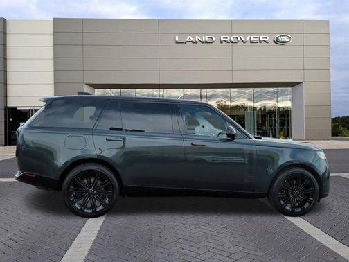 2025 Land Rover Range Rover P530 SE 7 Seat