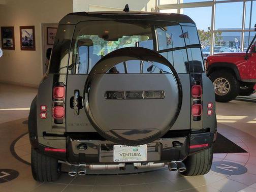2025 Land Rover Defender 110 P500 X-Dynamic SE