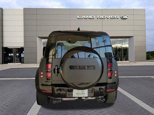 2025 Land Rover Defender 110 P500 X-Dynamic SE