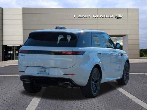 2025 Land Rover Range Rover Sport SE
