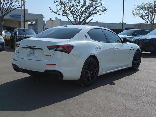 2022 Maserati Ghibli Modena Q4