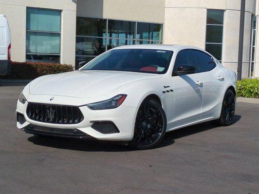 2022 Maserati Ghibli Modena Q4