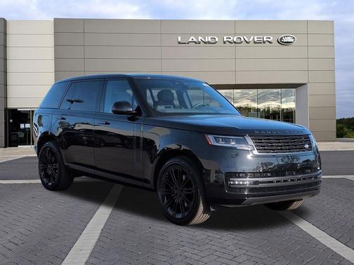 Santorini Black Metallic 2026 Land Rover Range Rover P400 SE 7 Seat