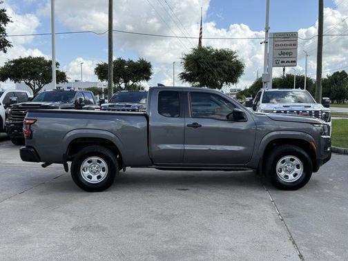 Gun Metallic 2022 Nissan Frontier S