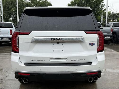 White Frost Tri-Coat 2024 GMC Yukon XL Denali