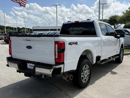 Oxford White 2024 Ford F-250 Lariat