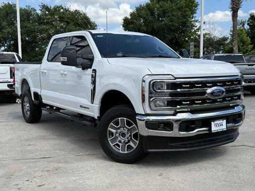 Oxford White 2024 Ford F-250 Lariat