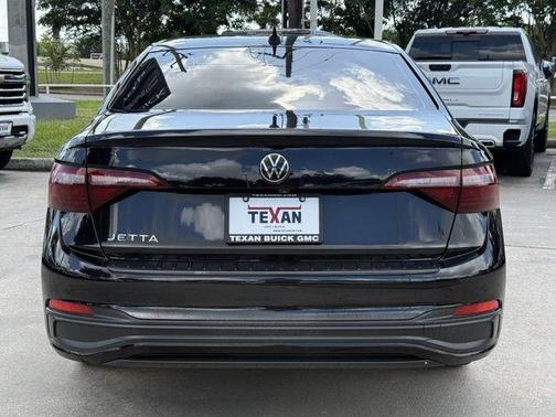 Deep Black Pearl Effect 2024 Volkswagen Jetta 1.5T S