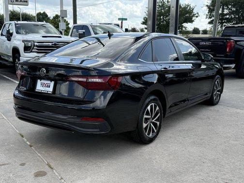 Deep Black Pearl Effect 2024 Volkswagen Jetta 1.5T S