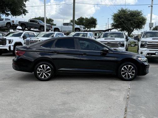 Deep Black Pearl Effect 2024 Volkswagen Jetta 1.5T S