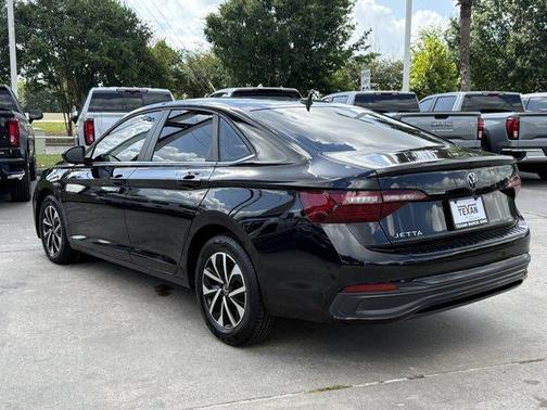 Deep Black Pearl Effect 2024 Volkswagen Jetta 1.5T S
