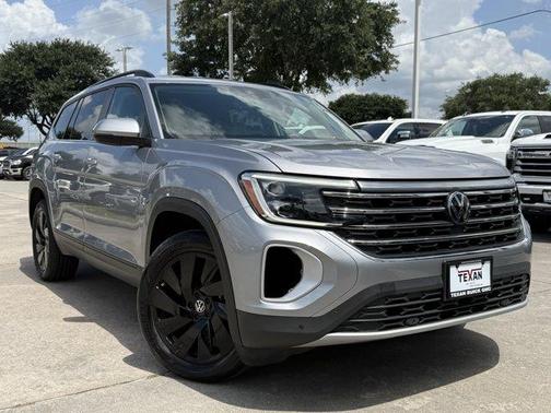 Silver Bird Metallic 2024 Volkswagen Atlas 2.0T SE w/Technology