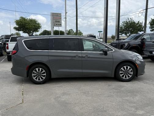 Ceramic Gray Clearcoat 2023 Chrysler Pacifica Hybrid Touring L