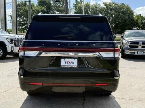 Black Metallic 2022 Lincoln Navigator L Reserve