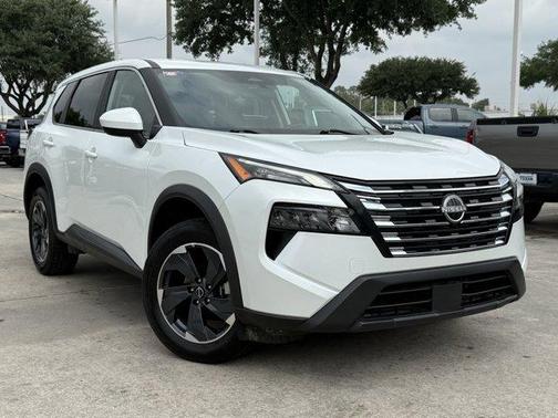 Everest White P 2024 Nissan Rogue SV