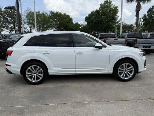 Carrara White 2025 Audi Q7 55 Premium Plus