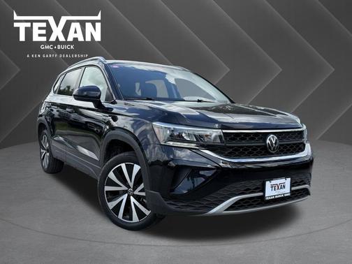 Deep Black Pearl Effect 2024 Volkswagen Taos 1.5T SE