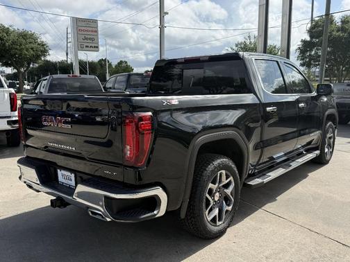 Onyx Black 2026 GMC Sierra 1500 SLT