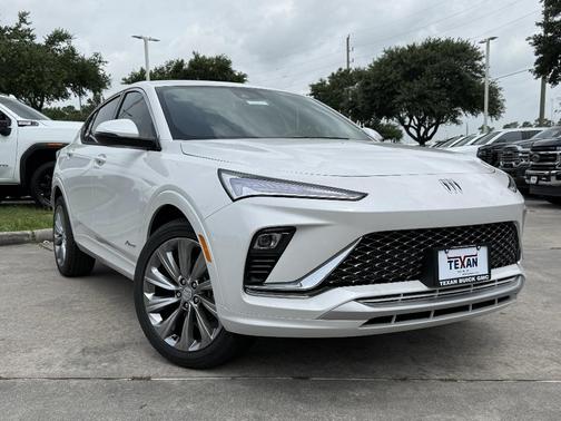 White Frost Tri-Coat 2026 Buick Envista Avenir