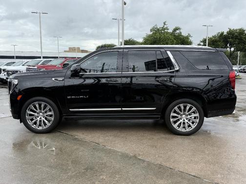 Onyx Black 2022 GMC Yukon Denali