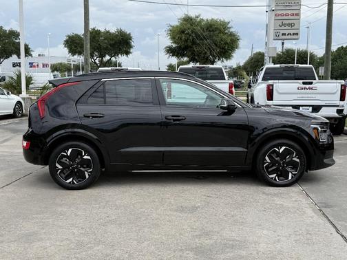 Aurora Black 2024 Kia Niro EV Wind