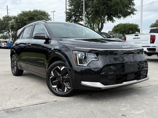 Aurora Black 2024 Kia Niro EV Wind