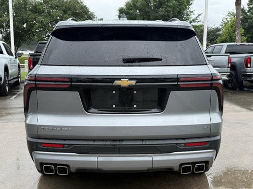 Sterling Gray Metallic 2024 Chevrolet Traverse LT