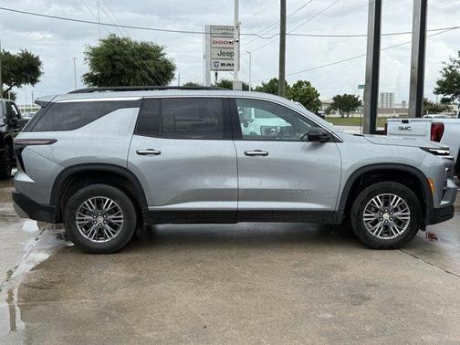 Sterling Gray Metallic 2024 Chevrolet Traverse LT